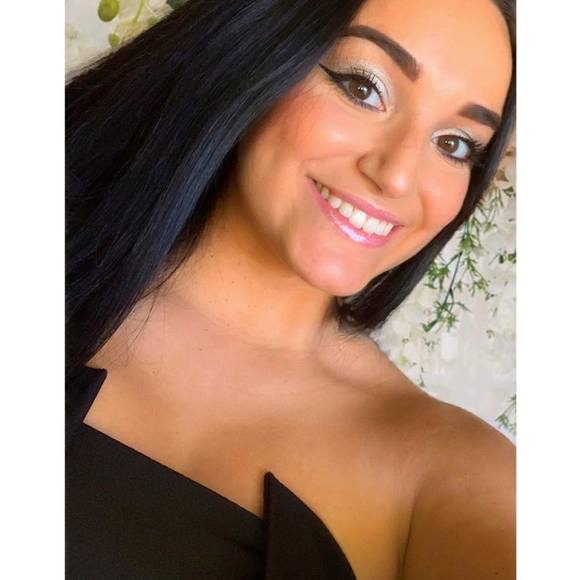 Profile Picture of Amaya Berreles (@papayagurl) on Poshmark