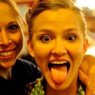 Profile Picture of Zoe Leach (@ZoeELeach) on Twitter