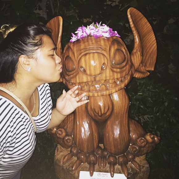 Profile Picture of Jaynna Etsinger (@jaykaui) on Poshmark