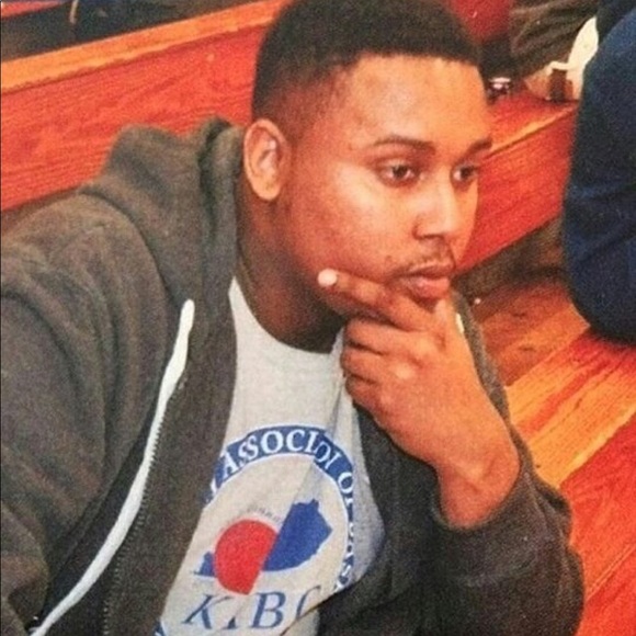 Profile Picture of Dee Pearson (@meechie267876) on Poshmark