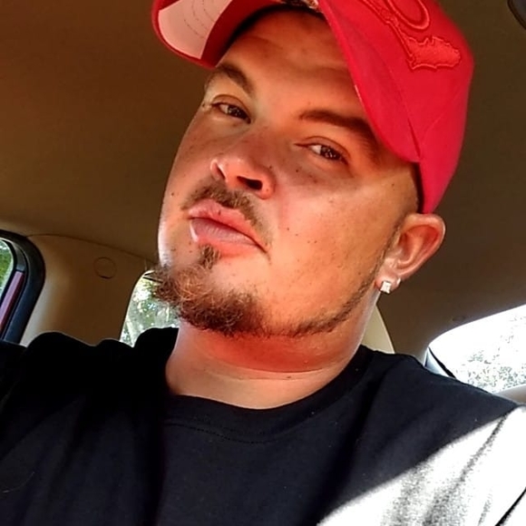 Profile Picture of Chris Dyer (@cdyer89) on Poshmark