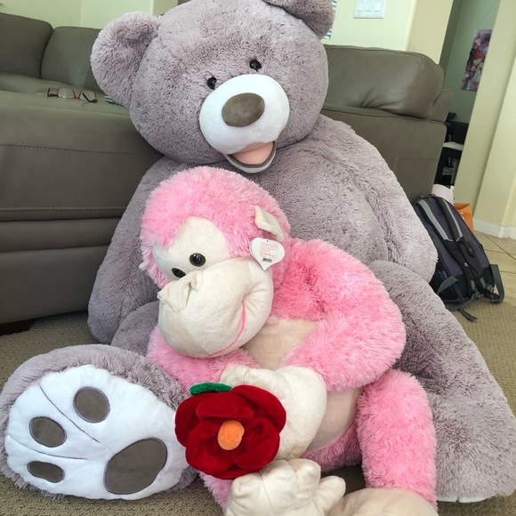 Profile Picture of Lorraine Lorrainephong (@lorrainephong) on Poshmark