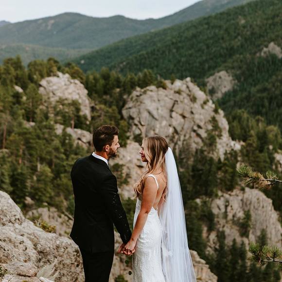 Profile Picture of Taylor Farrell (@taylor15farrell) on Poshmark