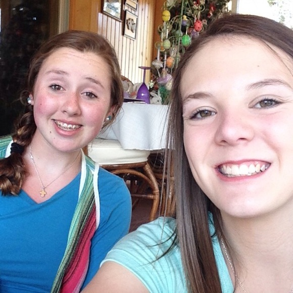 Profile Picture of Lauren Weinschenk (@lauren_nicole_3) on Poshmark