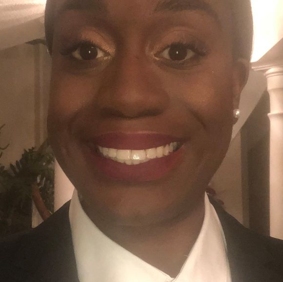 Profile Picture of Lorreen Bempong (@87651) on Poshmark