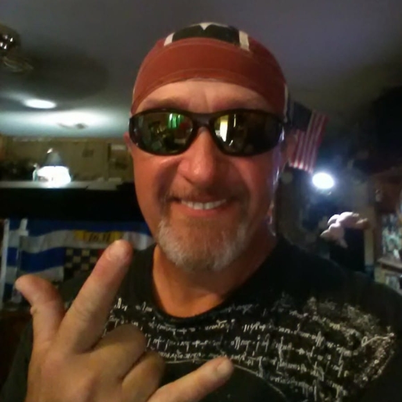 Charlie Ringley - Poshmark Profile Picture of Charlie Ringley (@charlesringley) on Poshmark