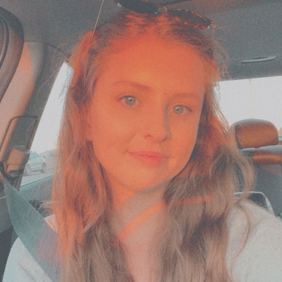 Profile Picture of Natalie Semrow (@nsemrow) on Poshmark
