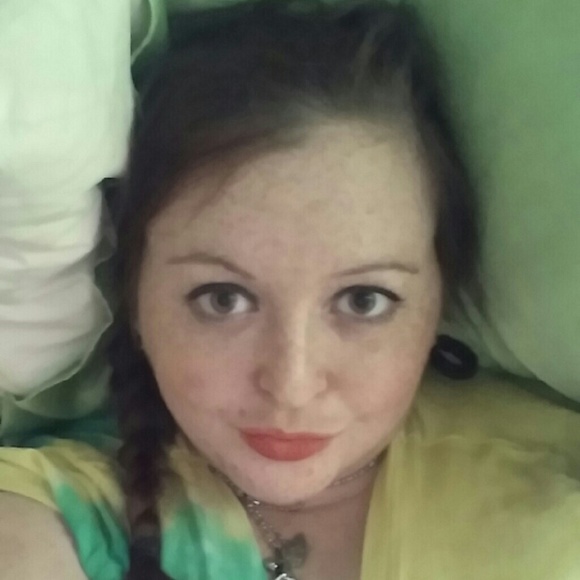 Profile Picture of Kimberly Marolf (@kjm8716) on Poshmark