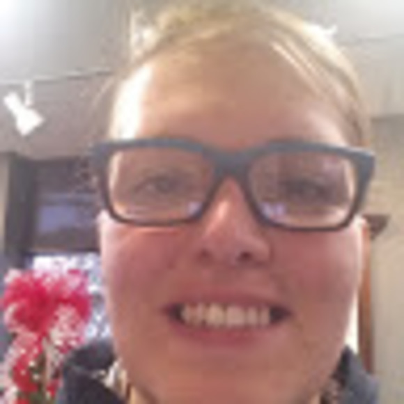 Profile Picture of Dana Goodman (@dana_goodman) on Poshmark