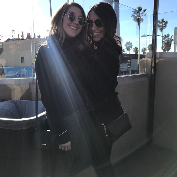 Profile Picture of Kathryn Newstead (@kathrynjnews) on Poshmark