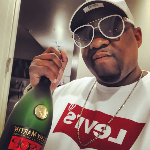 Profile Picture of Jay Foxx (@jmefoxx1) on Poshmark