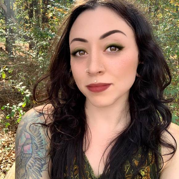 Profile Picture of Amby Hymel (@digital_vomy) on Poshmark