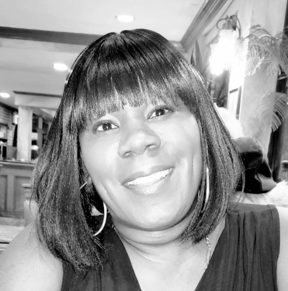 Profile Picture of Dawn Browne (@brownebabe) on Poshmark
