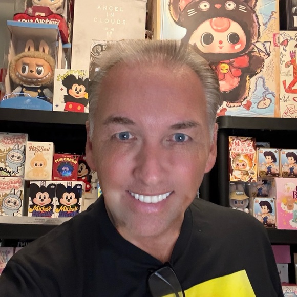 Profile Picture of Steve Byrne (@stevebyrne876) on Poshmark