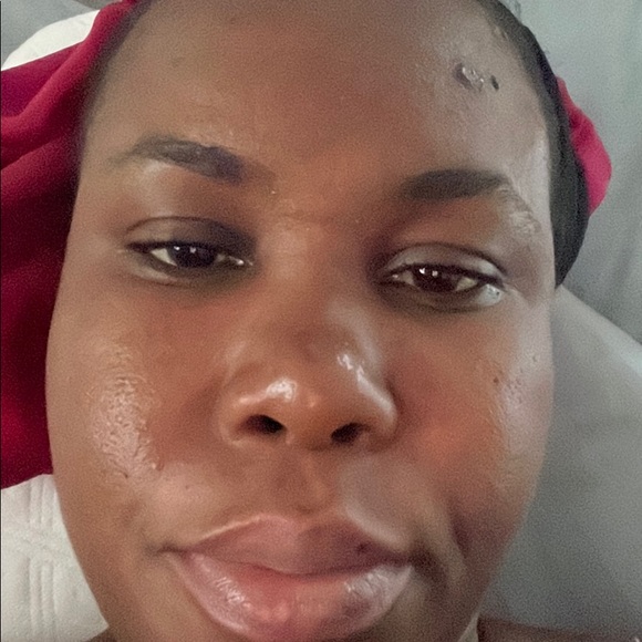 Profile Picture of Gifty Olympio (@gkofie) on Poshmark