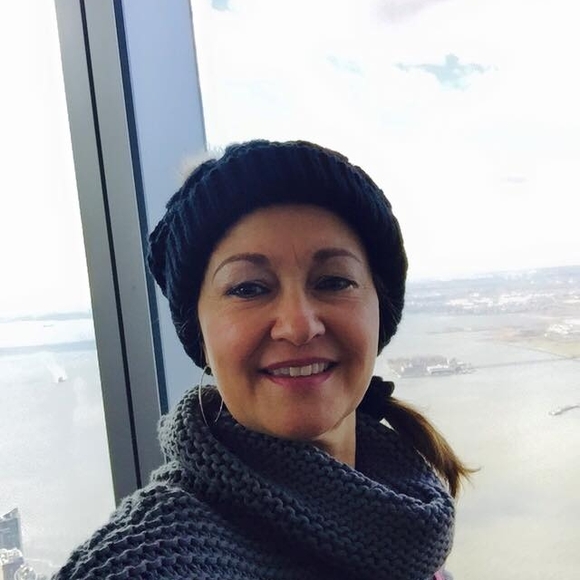 Profile Picture of Cira Rangel (@poshcira) on Poshmark