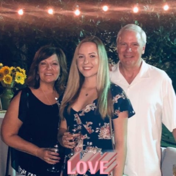 Profile Picture of Robin Snyder (@robinsnyderfla) on Poshmark