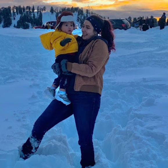 Profile Picture of Reanna Girton (@annag1651) on Poshmark