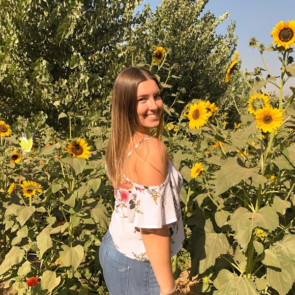 Profile Picture of Jordyn Sedlak (@sedlak702) on Poshmark