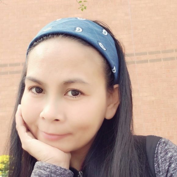 Profile Picture of Teresa Decena (@colinaresteresa) on Poshmark