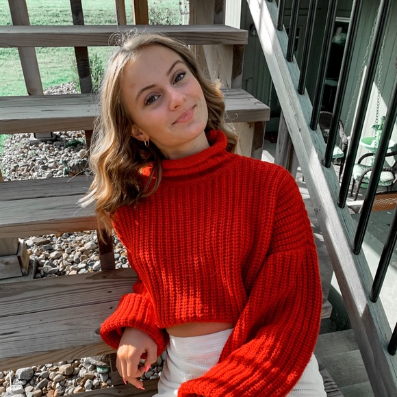 Profile Picture of Lauren Downey (@laurenddowney) on Poshmark