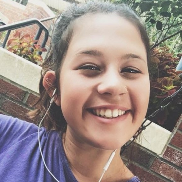 Profile Picture of Taylor Greer (@taylor_greer) on Poshmark