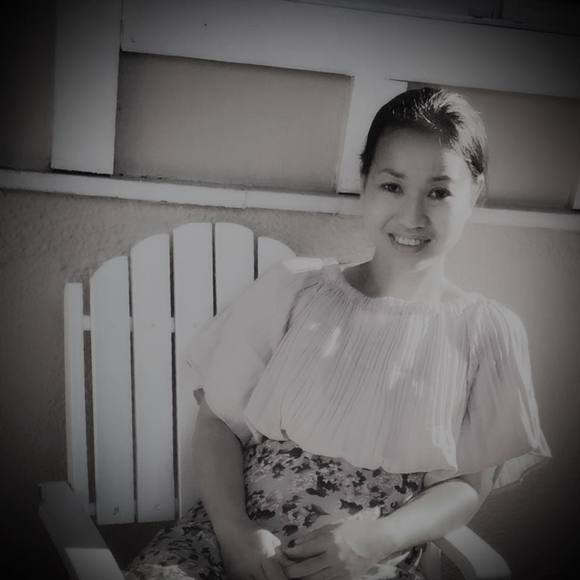 Profile Picture of Truc Huynh (@trucgonzales) on Poshmark