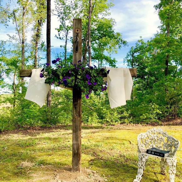 Profile Picture of Kim Burt (@pugerx3) on Poshmark