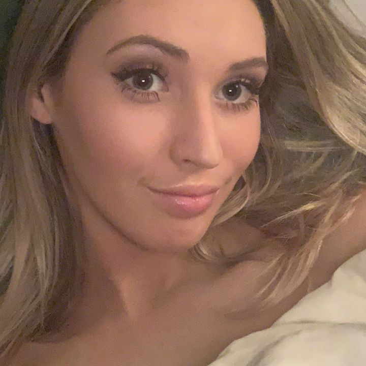 Profile Picture of julia (@juliaradulski) on Tiktok