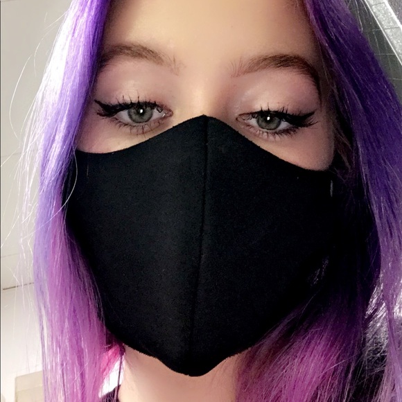 Profile Picture of Amelia Allinger (@ameliaallinger) on Poshmark