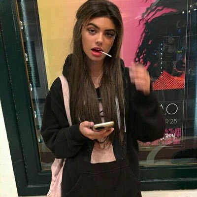 Profile Picture of Jessica (@esther_chaput) on Twitter