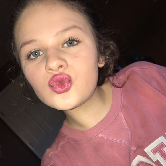 Profile Picture of Addie Josephson (@addiejosephson1) on Poshmark