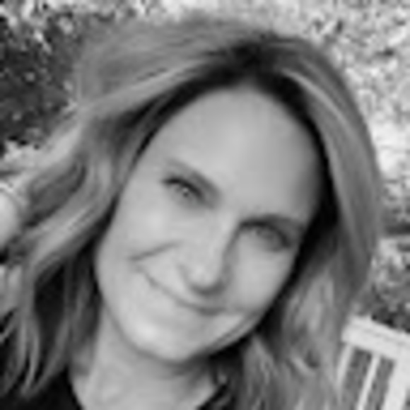 Profile Picture of Erika Milovich (@e_milovich) on Poshmark