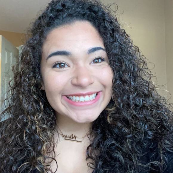 Profile Picture of Alicia Wilder (@bbywilder) on Poshmark