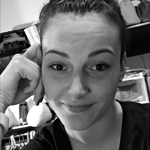 Profile Picture of Andrijana Cvitkovic (@andrijana10) on Poshmark