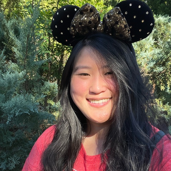 Profile Picture of Sarah Andrews (@dreamer98_) on Poshmark