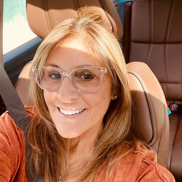 Profile Picture of Nancy Labate (@nancy_labate) on Poshmark