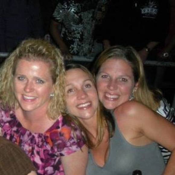Profile Picture of Joanne Barnes (@jbarnes313) on Poshmark