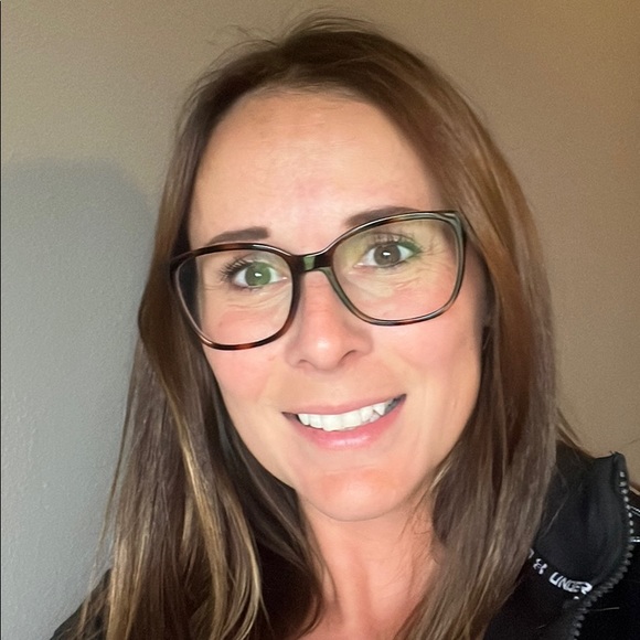 Profile Picture of Megan Lueders (@meglueds) on Poshmark