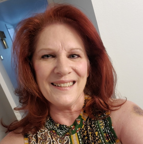 Profile Picture of Gena Stephens (@genastephens21) on Poshmark