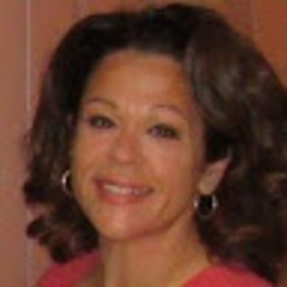 Profile Picture of Shelley Goraj (@shelleygoraj) on Poshmark