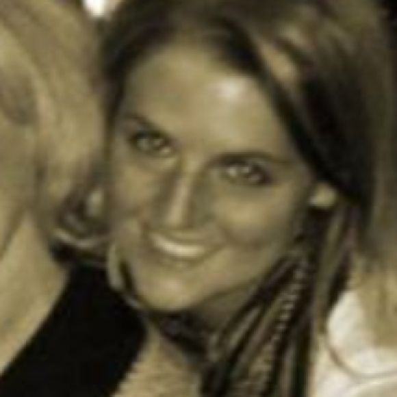 Profile Picture of Kacy Dotoli (@kdotoli) on Poshmark