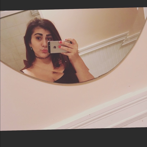 Profile Picture of Nicole Fiorilli (@nicolefiorilli) on Poshmark
