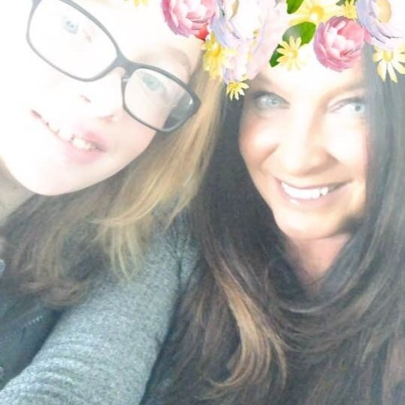 Profile Picture of Stephanie Christopher (@stephaniechr929) on Poshmark