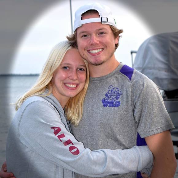 Profile Picture of Kenzy Braeger (@kenzybraeger) on Poshmark