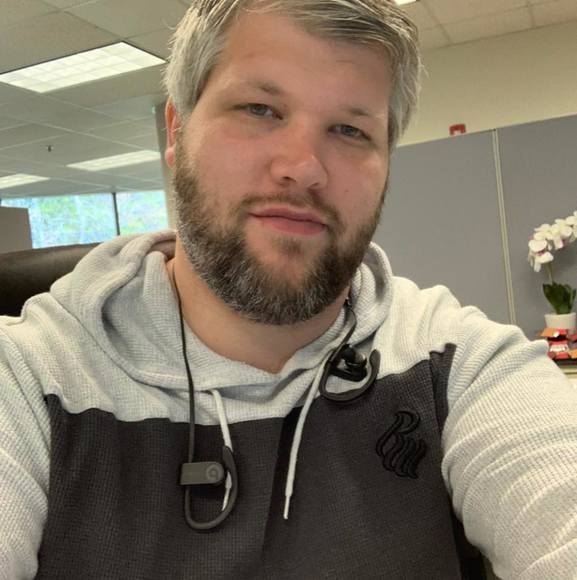 Profile Picture of Michael Rushing (@michaelrushing) on Poshmark