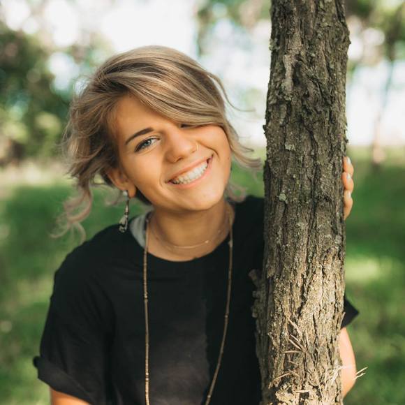 Profile Picture of Noelle Schneider (@nol_schneid) on Poshmark