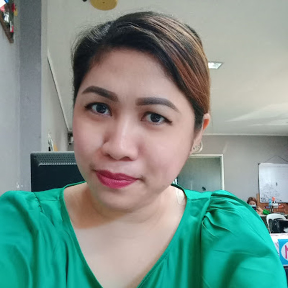 Profile Picture of Celeste Cabigon (@celestecabigon5) on Poshmark