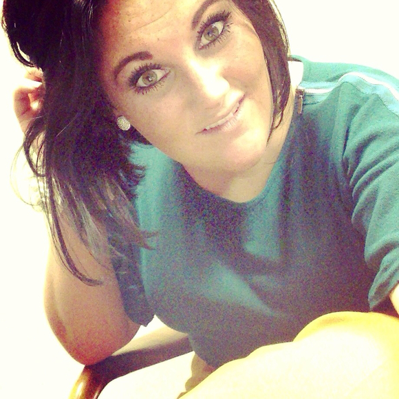 Profile Picture of Miranda Watson (@mandylandx) on Poshmark