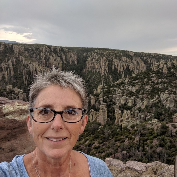 Profile Picture of Kelley Blacken (@kblacken) on Poshmark